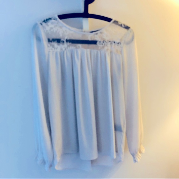 Cream color blouse - Picture 1 of 1